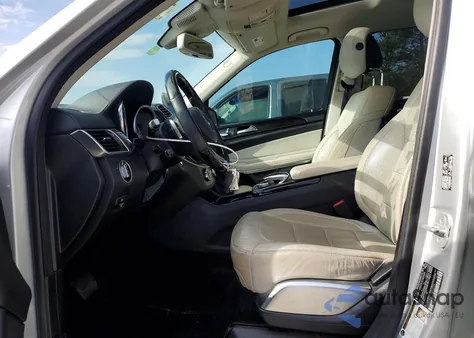 2018 Mercedes-Benz Gls 550 4Matic z USA, uszkodzony, nr VIN 4JGDF7DE1JB013775